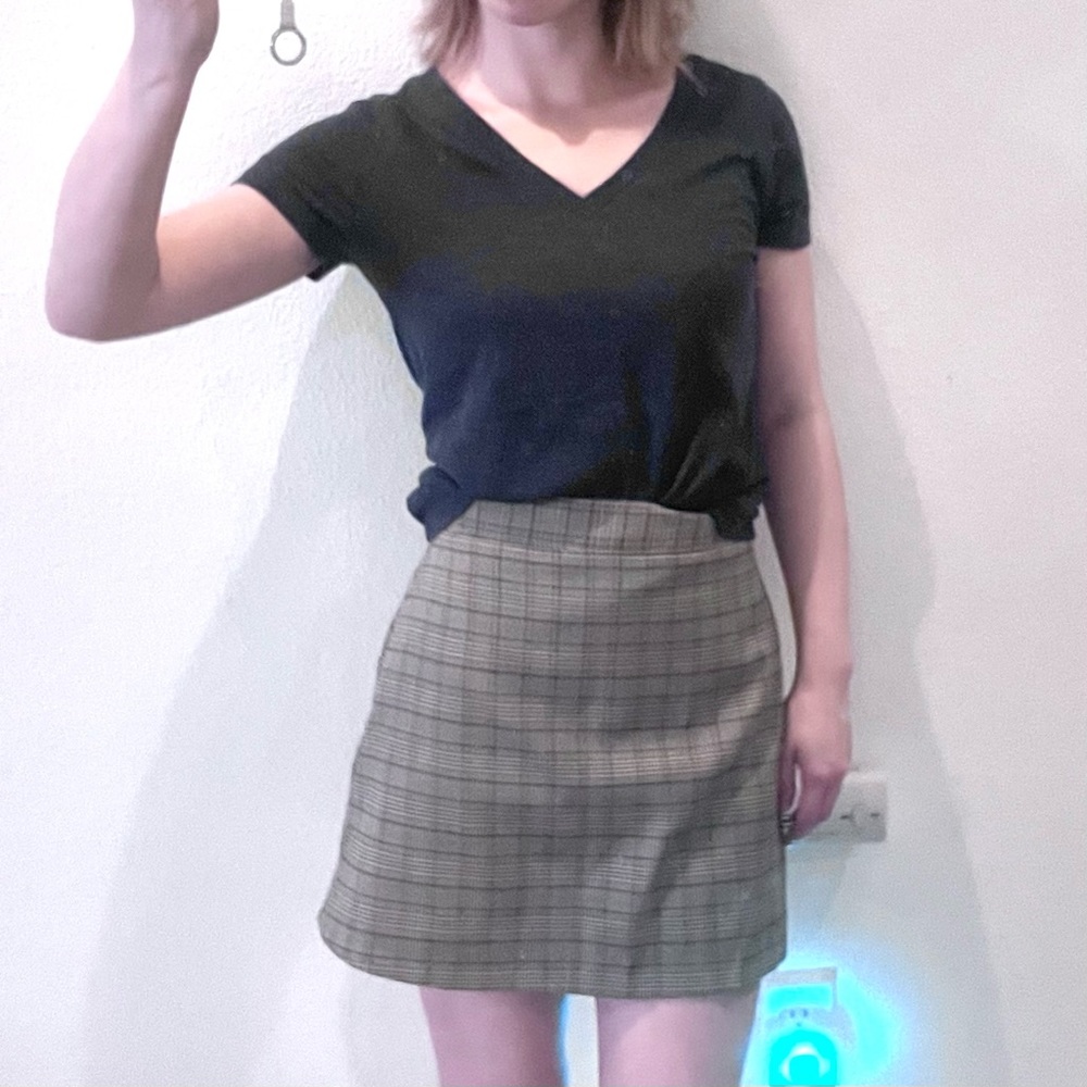 Mossimo - Black V-Neck Short Sleeve Top [Size S] 🖤